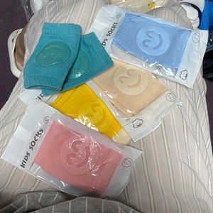 crawler knee protector. baby socks. knee socks. protect your crawler to explore